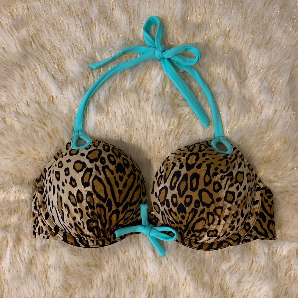 Victoria Secret Swim Top • 34C